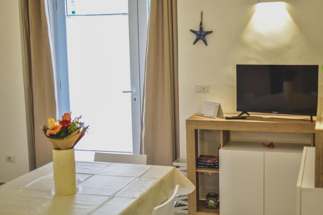 Nel Mar Casa Vacanze Джовинаццо Экстерьер фото
