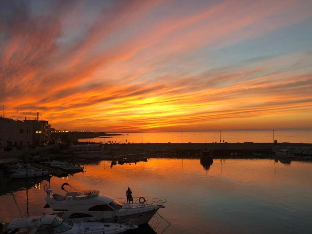 Nel Mar Casa Vacanze Джовинаццо Экстерьер фото